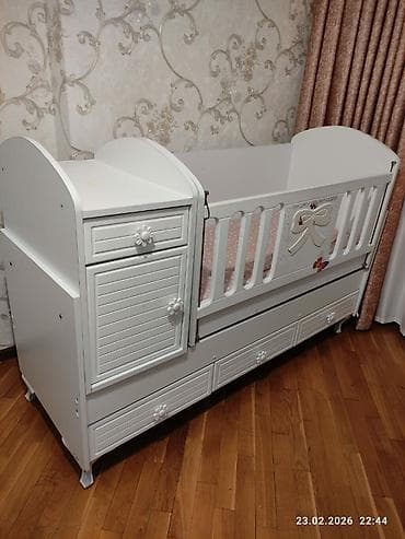 Oğlan və qız üçün, İşlənmiş, Dördbucaq, Beşik, Matras ilə, Yellənmə mexanizm ilə