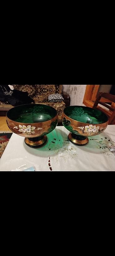 vinni kaşa: Dekorativ şüşə qablar dəsti – 2 ədəd - Material: qalın yaşıl şüşə — 1