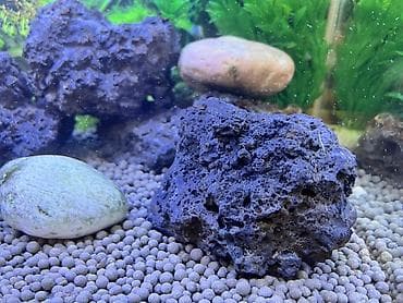 akvarum baligi: Akvaryum üçün dekorativ lavalı qayalar dəsti şekilde gördüyünüz ki — 5