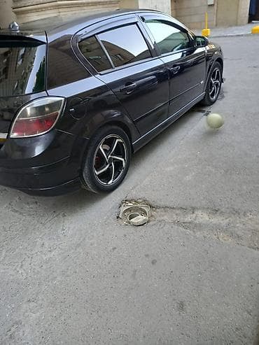 opel astra qranat: Model: Opel Astra H hatchback Kuzov: 5 qapılı, qara rəng Motor — 10