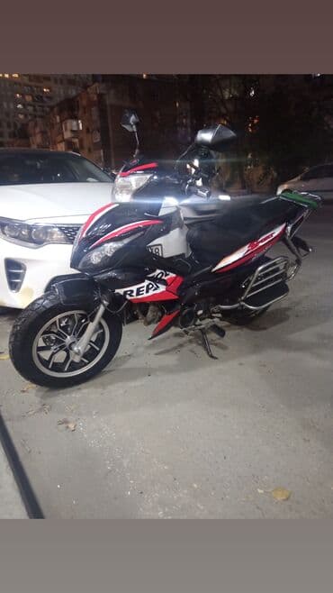 Mopedlər,skuterlər: Skuter/Moped – Sport üslubunda - Kuzov: qara-qırmızı-ağ rəngli — 1