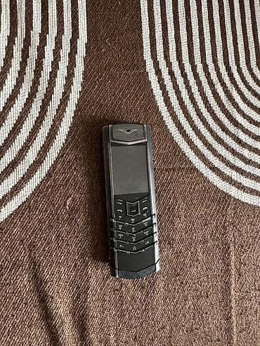 Vertu < 2 GB Memory Capacity, rəng - Qara, Düyməli
