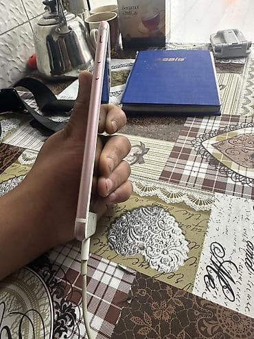 ipad 7 ci nesil: IPhone 7 Plus, Rose Gold, Qırıq — 5