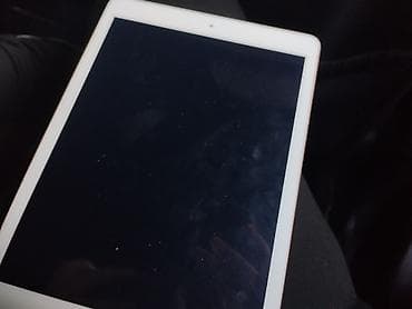 kredit telefonlar ayfon: İşlənmiş Apple iPad 8 (2020), 9,7", 64 GB, Ünvandan götürmə — 1
