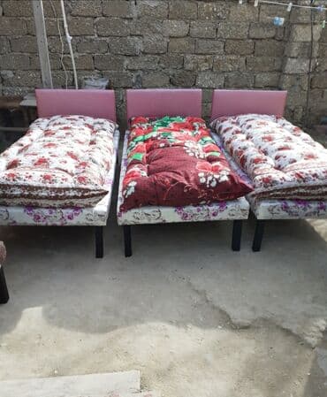 Kravat
Taza 
Yun döşak 30 manat — 1