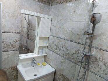 20 yanvarda 2 otaqli evler: Samaxinkada 5 mertebeli binanın 3-cu mərtəbəsində yerləşən ümumi — 8