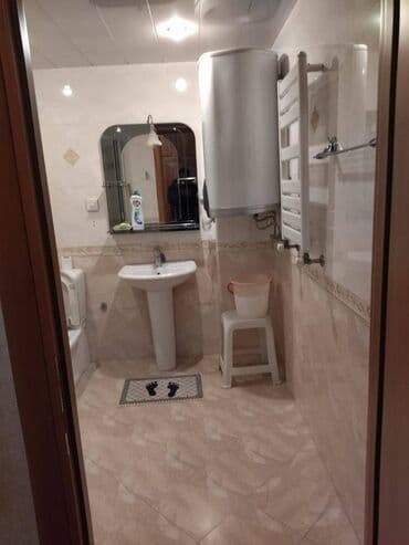 2 otaqlı mənzil vasitəçisiz: Azadliq metrosuna yaxın 11 mertebeli binanın 9-cu mərtəbəsində — 7