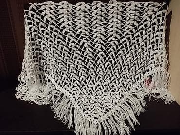 Məhsul: Zərif dəst – əl işı ilə toxunmuş şal və bəzəkli mini çanta -