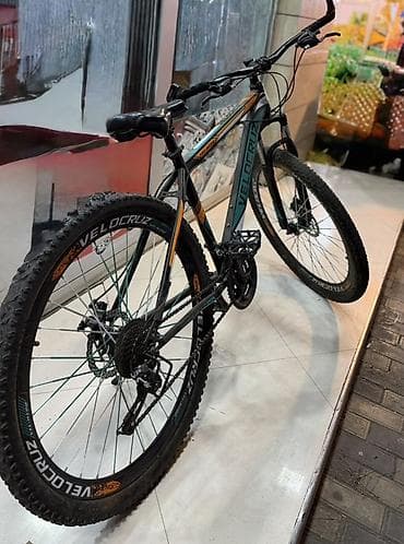 Velocruz dağ velosipedi - Çərçivə: yüngül alüminium alaşımlı, idman