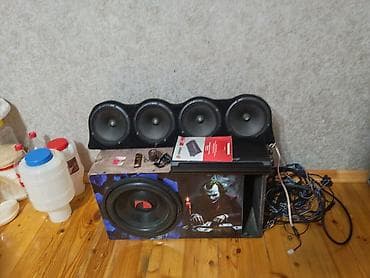 manitor avto: Maşın üçün tam akustik sistemi - Güclü subwoofer korpusda (ön paneldə — 1