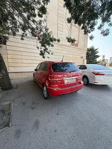 Mercedes-Benz B-Class: 1.7 l | 2008 il Hetçbek