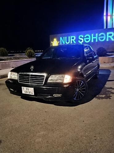 kia ceed sw: Mercedes-Benz C-Class (W202) sedan - Kuzov: 4 qapılı sedan, qara rəng — 3