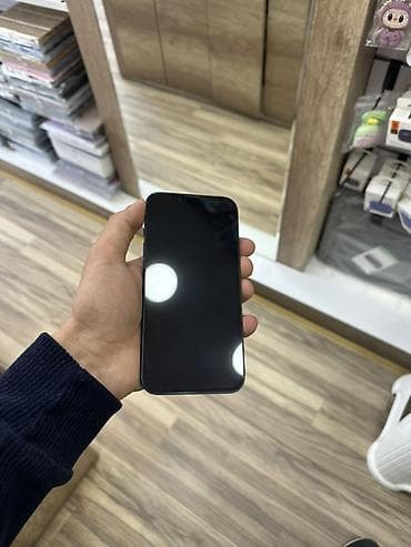 sade tel: IPhone 13, Qara, Face ID — 3