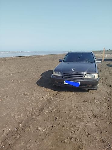 atego mercedes: Mercedes-Benz sedan (C‑sinfi, W202 kuzov) Xüsusiyyətlər: - Kuzov: 4 — 6