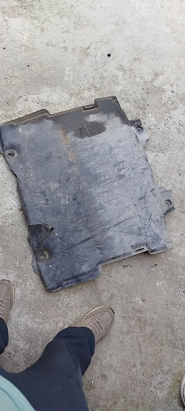 Çeşqa 1998 in üzərinnən çıxıb (qoruyucu zaşitnik) Təsvir: - Universal