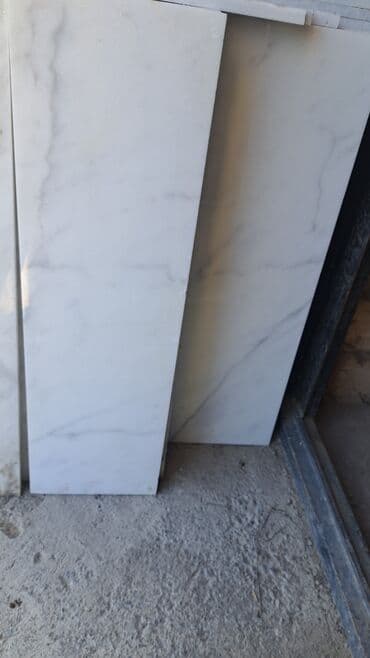 ag mermer: Ağ rəngdə, damarlı dizayna malik mərmər plitələr. Döşəmə və ya divar — 4