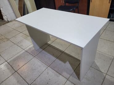Yeni, İşçi üçün, Dördbucaq masa