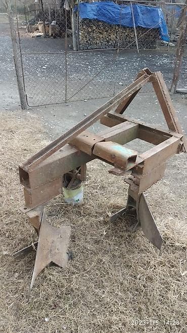 Aksesuarlar və tüninq: T 25 üçün iki korpuslu kotan satılır. Kotan zavod istehsalı deyil — 2