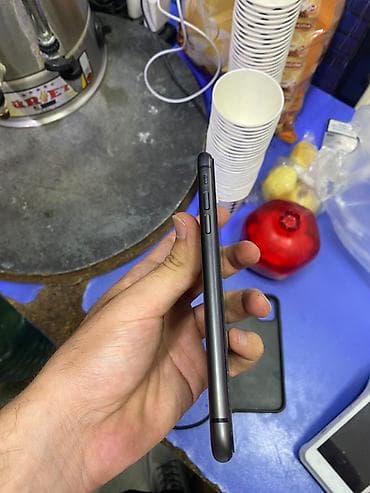 iphone 56: IPhone 11, 128 GB, Qara, Face ID — 4