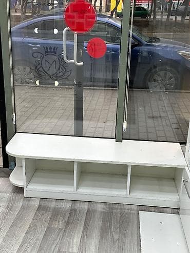 Avadanlığın icarəsi: Mağaza avadanlığı paketi – vitrinqabinetlər və kasssa masası Tərkib — 3