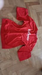 yupqa kofta: Qadın geyimləri dəsti - Qara rəngli t‑shirt: Ön hissədə “alexander — 4