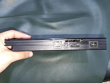 PlayStation 2 (PS2) komplekti - Konsol: Sony PlayStation 2 Slim (üst — 9