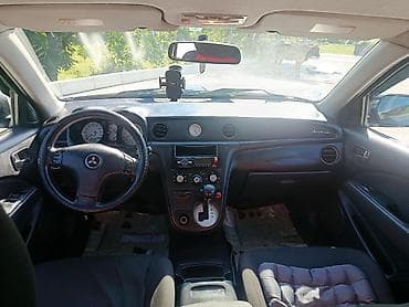 man sat: Mitsubishi Airtrek: 2 l | 2002 il 258000 km Van/Minivan — 10