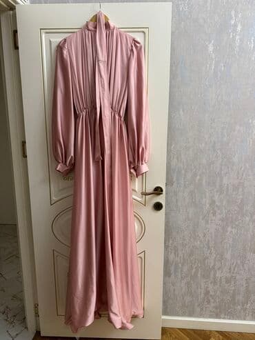 meqa max: Zərif pudra-çəhrayı rəngdə uzun don Ancaq 1 dəfə xəstəxana çıxışı — 1