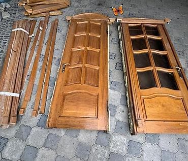 Şabalıd ağacından 7 ədəd qapı çərçivə tac zamok ile birlikde biri