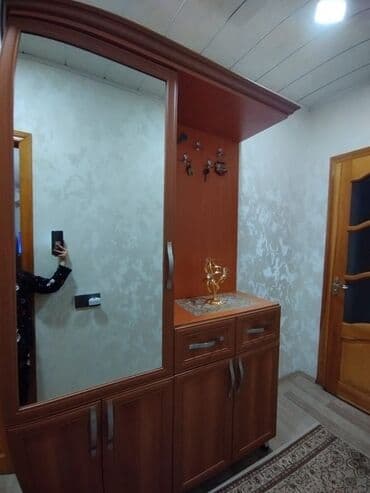 стильная прихожая мебель: 4 двери Прямой шкаф, Шкаф в прихожей — 1