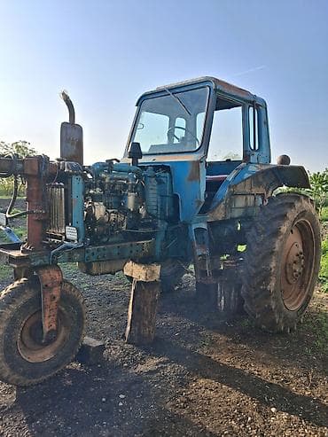 c moto: ""RAZILASMA YOLU ILE. "Traktor MTZ 80 tipli, kabinalı, arxa təkərli — 4