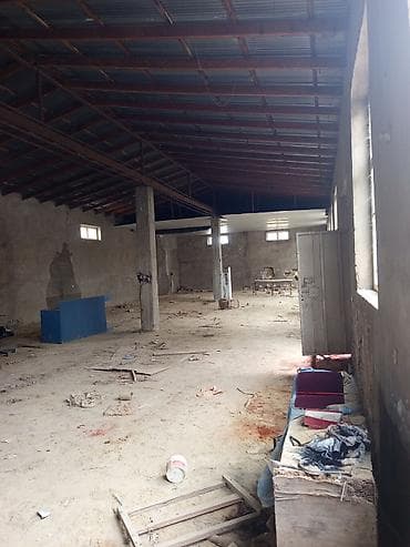 Qarajlar: Anbar satılır.unvan Qaraçuxur 81 nömrəli avtobusun son dayanacagi — 1