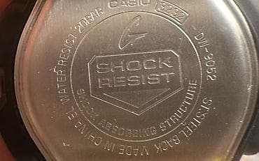 rezin bot: Casio G‑SHOCK rəqəmsal saat Demək olar təzədir! - Model xətti: G‑SHOCK — 5