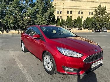 şuşa ramana: Ford Focus sedan, qırmızı rəng. - Kuzov: 4 qapılı sedan, aerodinamik — 5