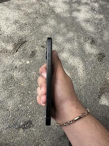 ayfon 7 s: IPhone 15, 128 GB, Qara — 2