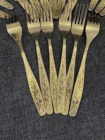 qebir sekilleri: Qızılı rəngdə bıçaq–çəngəl–qaşıq dəsti - Material: metaldır, üzəri — 2