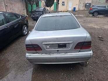 mercedes şekilleri: Sekillerde gorsendiyi kimidir — 2