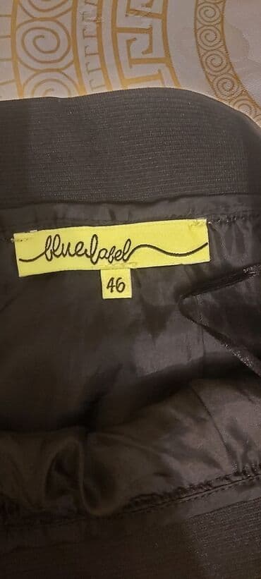 karandaş qadın ətəkləri: Əla vəziyyətdə hər iki yandan cibləri olan ətək.Qiyməti 8 manat — 6