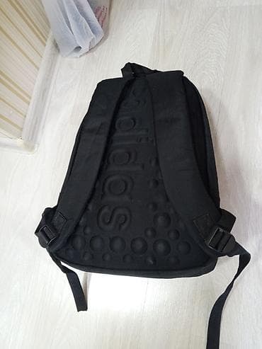 Adidas üslubunda qara bel çantası - Ön hissədə iri “Trefoil” loqosu — 2