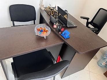 Yeni, Müdir üçün, Kvadrat masa