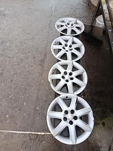 bmw diskisi: İşlənmiş Kolpak Toyota R 16 — 2