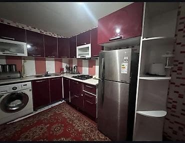 тумбочки на кухню: Mətbəx mebeli dəsti – L formalı, bənövşəyi (bordo) parlaq fasadlar və — 1