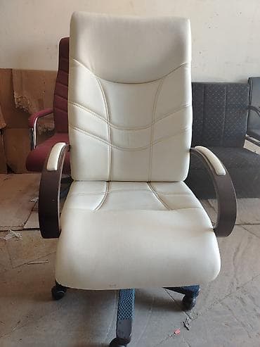 Yeni, Təkərli, Qolları tənzimlənmir, Süni dəri
