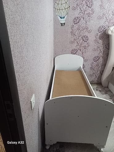 Мебель: Для девочки и мальчика, Б/у, Кровать, С подъемным механизмом, С матрасом, С выдвижными ящиками — 2