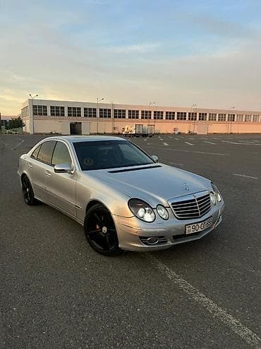 mercedes stopu: Mercedes-Benz E-Class: 2.2 l | 2002 il Sedan — 6