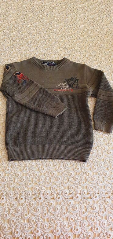 Koftalar, sviterlər: Sviter elde 2 eded var. 3-4 ve 4-5 yaw. baha alinib. 1.2 defe — 1