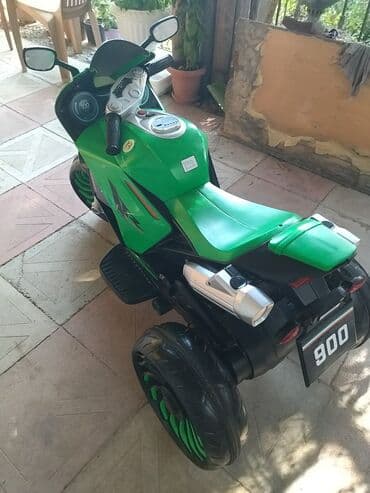 Moto ela veziyet, az surulub. 12 yasa geder. iki motor ve iki — 2