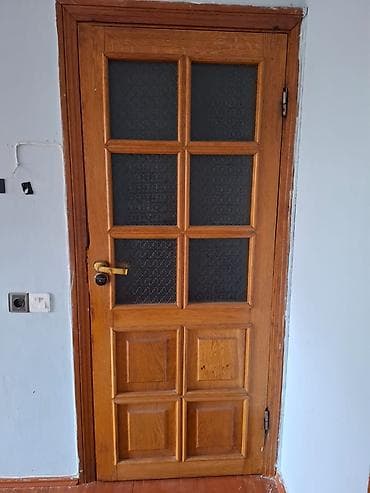 qelyan şuşesi: Taxta qapılar 2 ədəd şüşəli eni 90sm,1 ədəd şüşəli eni 70sm, 2 ədəd — 4