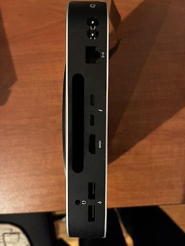 sican qovan: Apple Mac mini (gümüş rəng) Kompakt masaüstü kompüter. Orijinal — 2