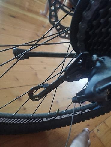 Toba dağ velosipedi - Çərçivə: yüngül alaşımlı, hardtail, qara-mavi
